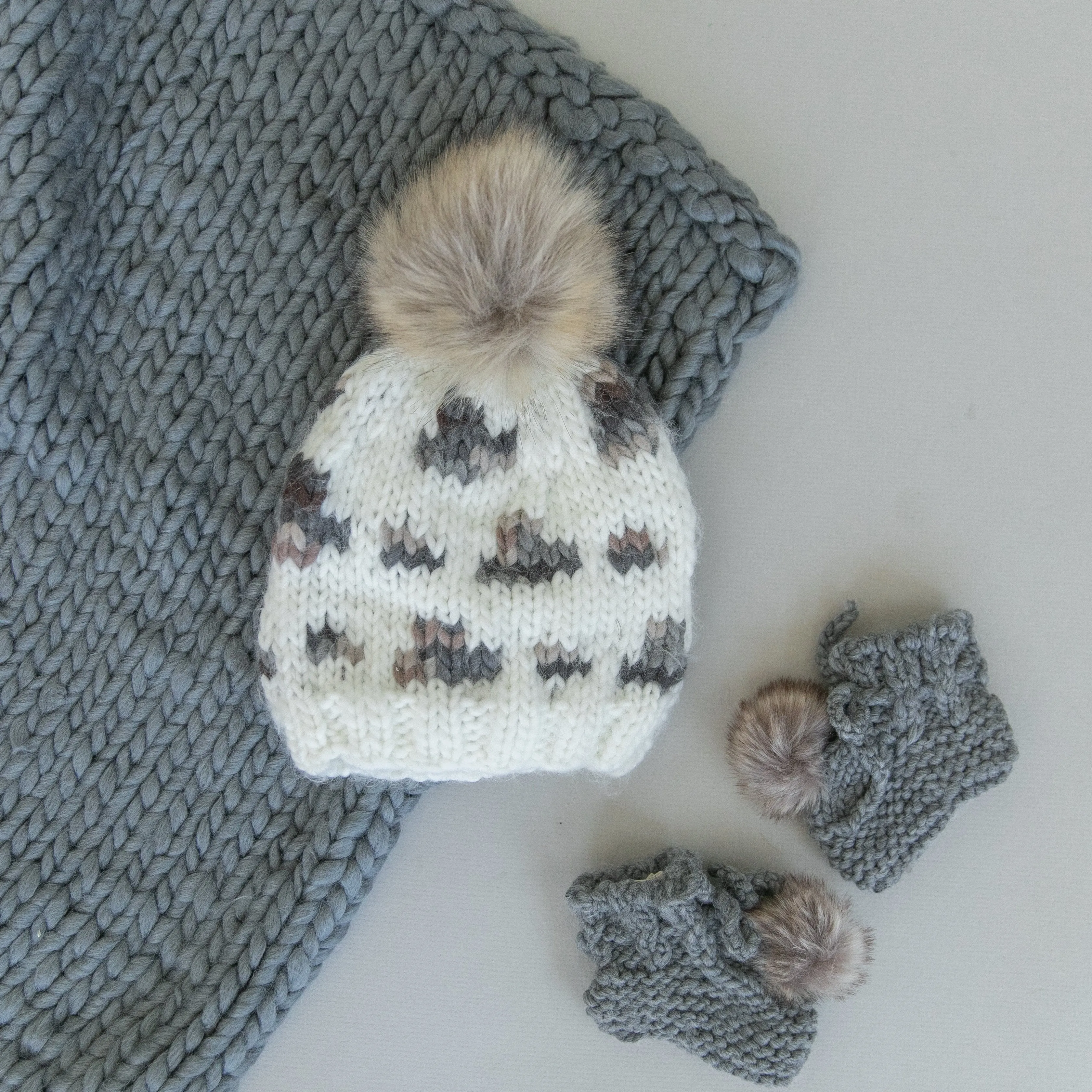 Booties With Pom, Zinc